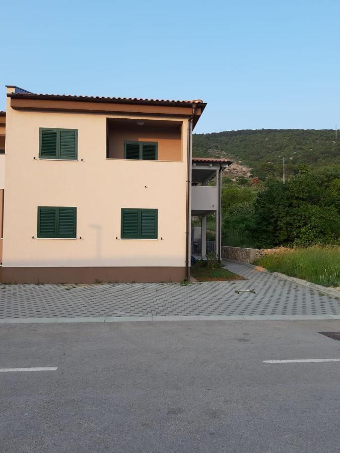 Apartma Matea *